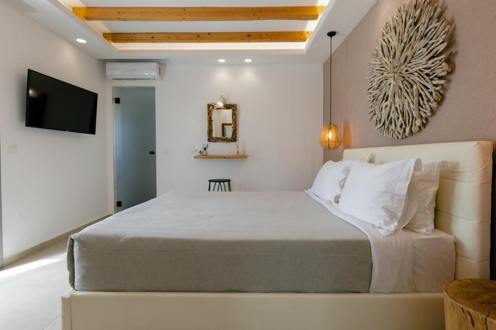 Naxos Finest Hotel & Villas Naxos City 객실 사진